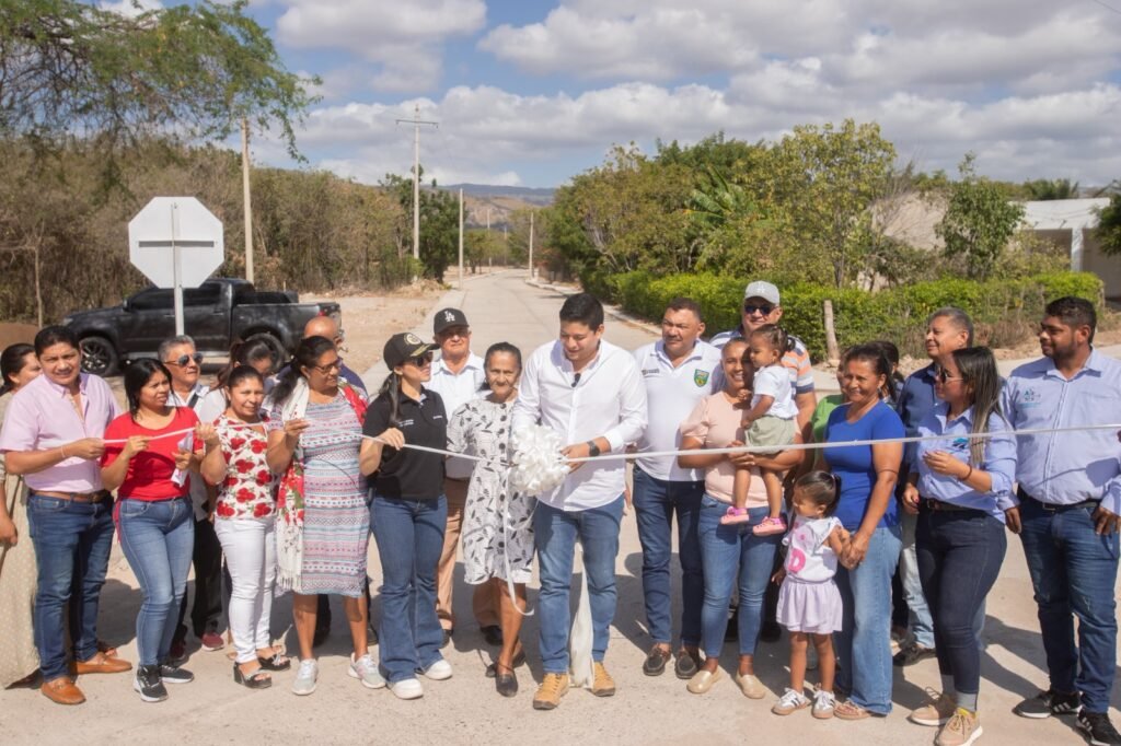 Alcalde de Barrancas inaugura pavimento hidráulico en Pozohondo: una obra que transforma la calidad de vida de la comunidad