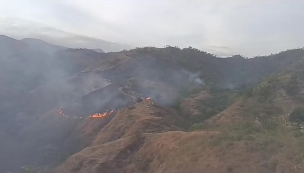 Incendio forestal avanza sin control en la Sierra Nevada, en límites entre La Guajira y el Cesar