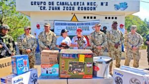 Comandante del Ejército Nacional visitó siete bases militares en La Guajira