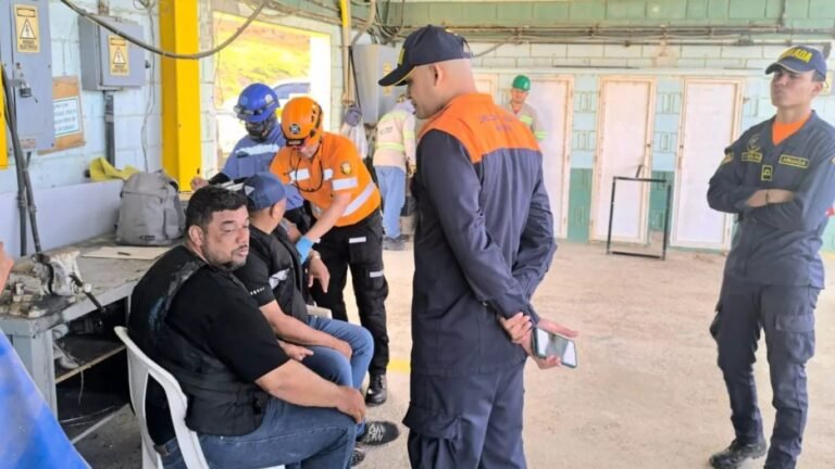 Dimar realizó el rescate de cuatro personas que navegaban a la deriva en el Cabo de la Vela, en la Alta Guajira