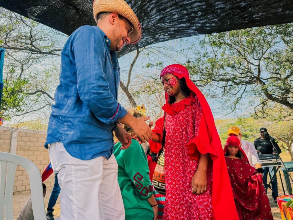 Comunidad wayuu de El Arroyo, en La Guajira, quedó conectada a la red con las Juntas de Internet