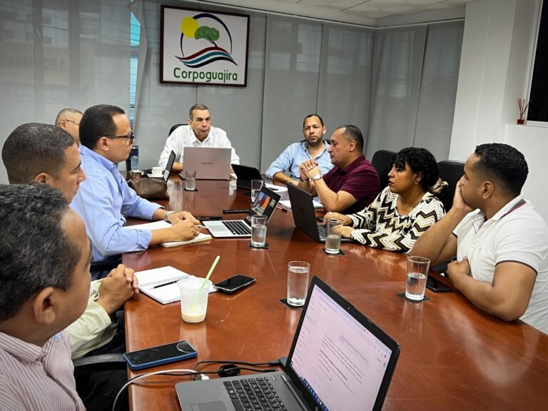 Corpoguajira y Esepgua realizan mesa de trabajo para concertar el Plan Ambiental del Plan Departamental de Agua