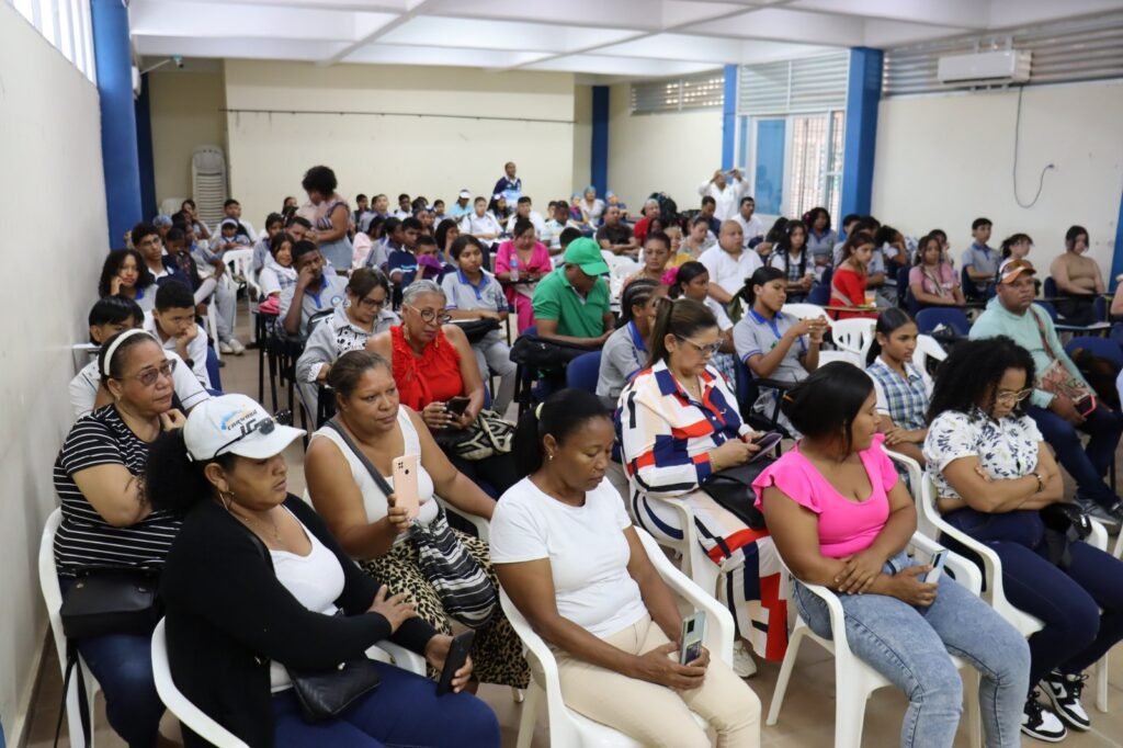 Director de la UApA atendió quejas de rectores en Riohacha por el Plan de Alimentación Escolar