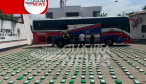 Capturan a dos hombres en Hatonuevo con 635 kilos de cocaína ocultos en un bus de transporte intermunicipal