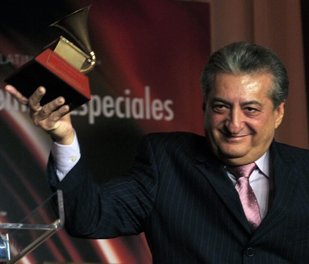 En el año 2010 Jorge Oñate, recibió el Premio Grammy Latino a la Excelencia Musical