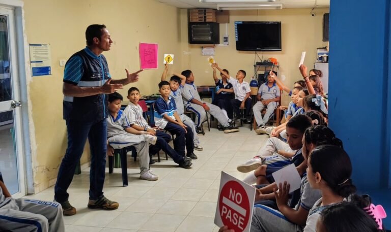 Agencia Nacional de Seguridad Vial inició campaña en institución educativa de Riohacha