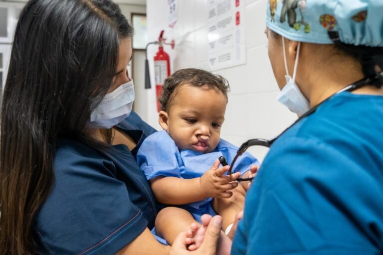 Jornada de valoraciones y cirugías gratuitas en La Guajira para niños y niñas con labio fisurado y/o paladar hendido