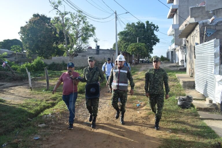 Batallón de Ingenieros Militares adelantan jornada de prevención en el barrio La Mano de Dios de Riohacha