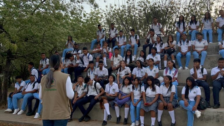 Corpoguajira impulsa el Proyecto Ambiental Escolar en la Institución Educativa Pablo VI de Barrancas