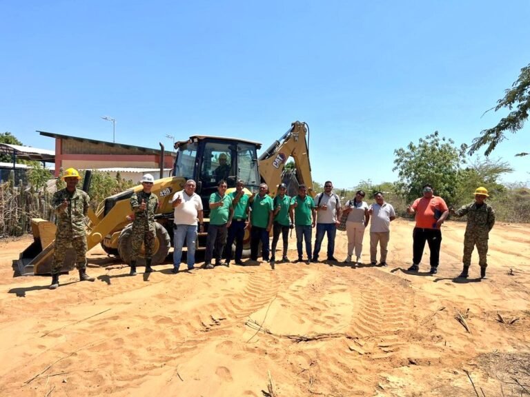 Ejército Nacional adelantó jornada de limpieza en Shiruria, para poder implementar una huerta escolar