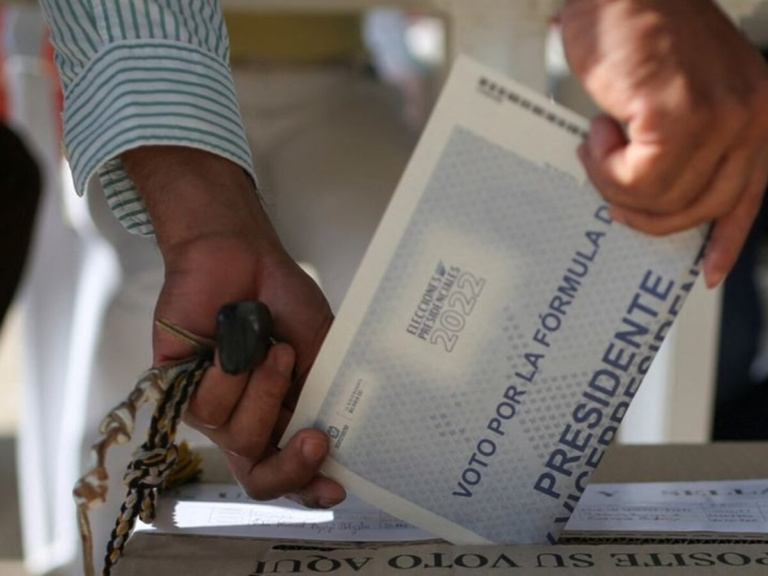 ¿Quién será más cínico, el elector o el elegido?