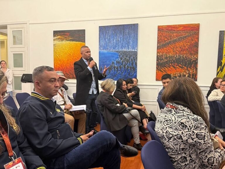 Alcalde Jaime Buitrago expone la riqueza de Uribia en un evento internacional en Beijin, China