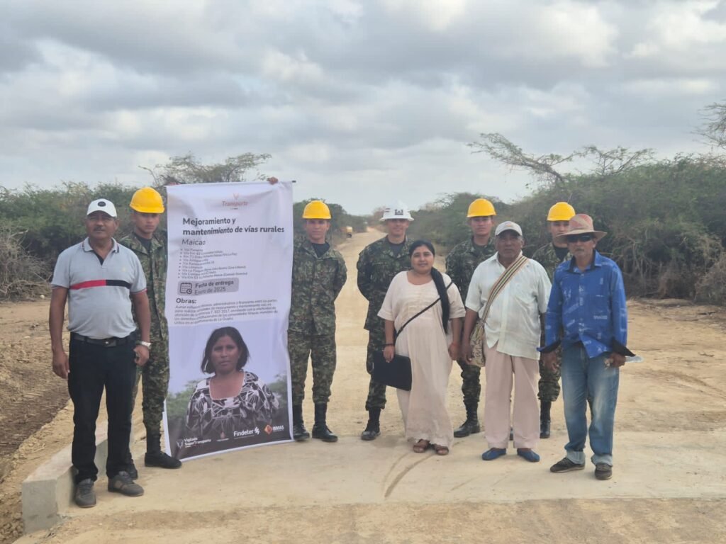 Ejército Nacional realizó mejoramiento de vía terciaria en la comunidad wayuu Panamá, en área rural de Maicao