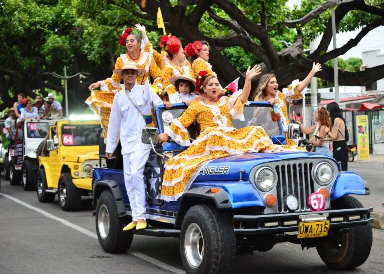 El desfile de Jeep Willys Parranderos cada año abre el Festival de la Leyenda Vallenata