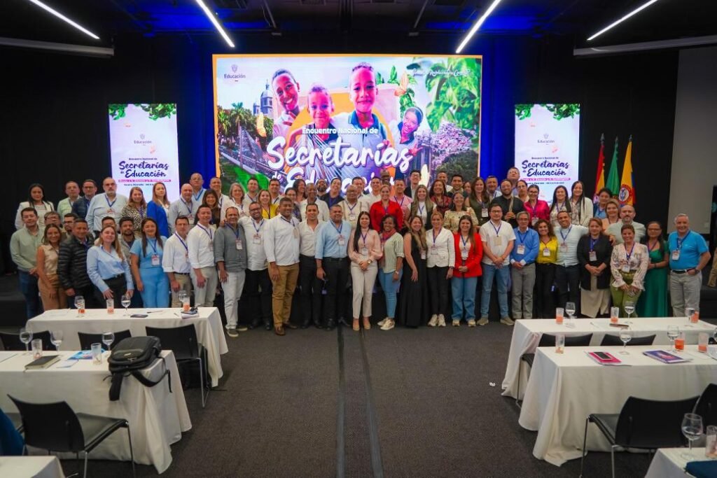Por la gobernación de La Guajira participaron los asesores Charles Aguilar y Jesús Herrera; mientras que por Riohacha estuvo el Secretario de Educación Distrital, Alberto Mario Cuan.