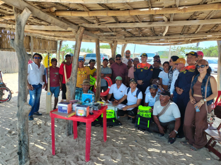 Pescadores y campesinos de la comunidad indígena de Taroa en Manaure reciben apoyo para fortalecer sus emprendimientos