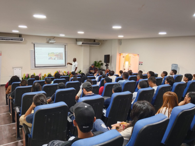 Charla sobre el papel del cobre en la transición energética reunió a estudiantes y expertos en Uniguajira Riohacha