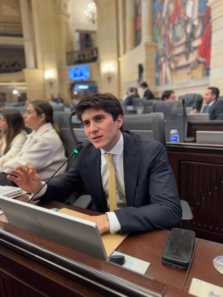 Wadith Manzur, representante.