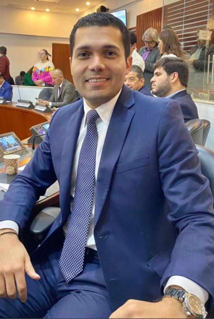 Juan Loreto Gómez Soto representante.