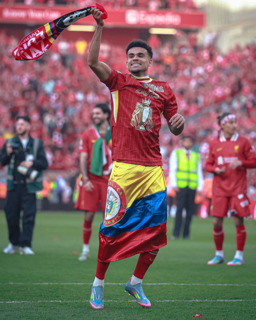 Luis Díaz Marulanda, un barranquero que conquistó todos los títulos posibles y jugados en Inglaterra