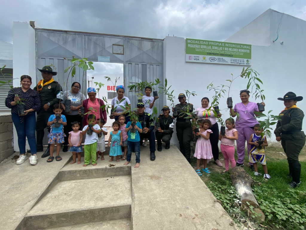 Policía Nacional de La Guajira celebró el Día del Árbol con una gran ‘Siembratón’