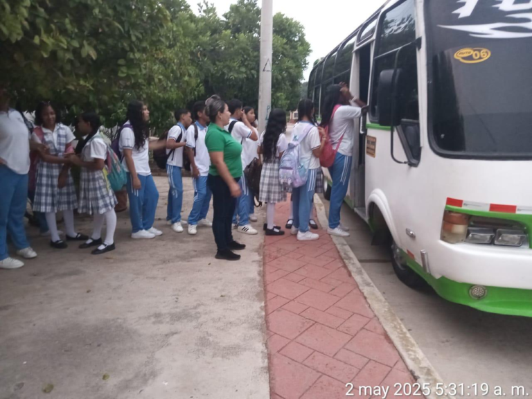 Unión Temporal ALEWAA Anouta aclara información y defiende operación del transporte escolar en La Guajira
