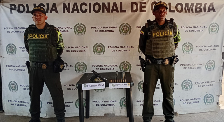 Incautan arma a escolta por portar pistola registrada a otra empresa de vigilancia