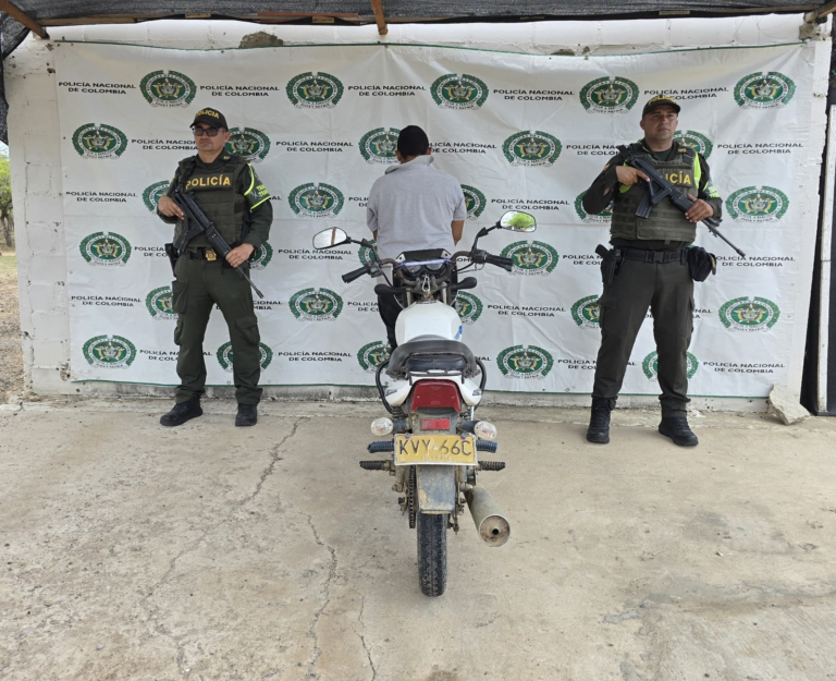 Capturan a dos hombres por movilizarse en motocicletas reportadas como robadas en vías de La Guajira