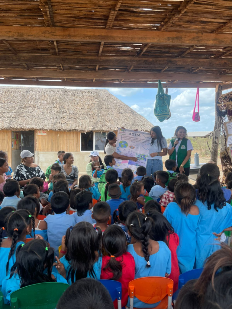 Corpoguajira realiza taller de cambio climático con estudiantes del Cabo de la Vela
