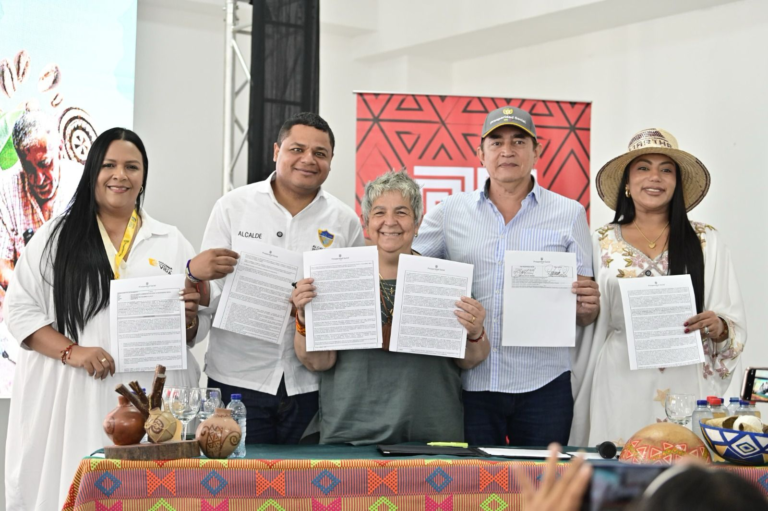 "Todos los espacios que podamos abrir para fortalecer el sector artesanal, lo vamos a hacer. Esto solo es el comienzo": senadora Martha Peralta Epieyú