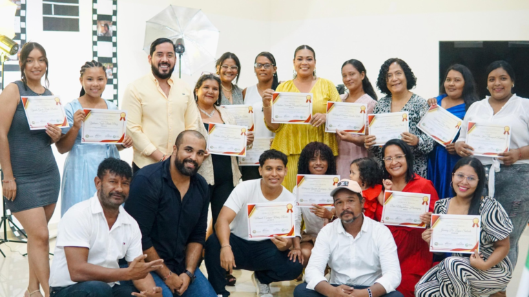 Más de 20 mujeres recibieron su certificación a través del proyecto ‘Mujeres detrás de cámara’