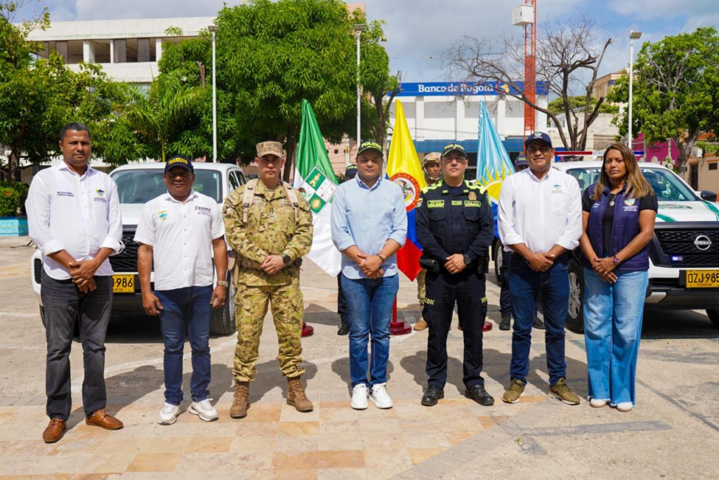 Alcalde Genaro Redondo fortalece la seguridad en Riohacha con entrega de vehículos nuevos a la Fuerza Pública