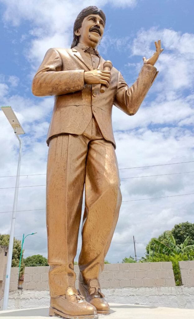 Monumento de Rafael Orozco en su tierra Becerril, Cesar