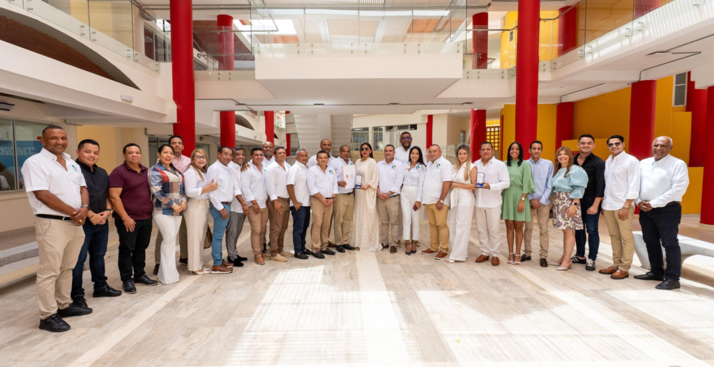 Concejales de Riohacha, miembros del Consejo Superior y directivos de Uniguajira.