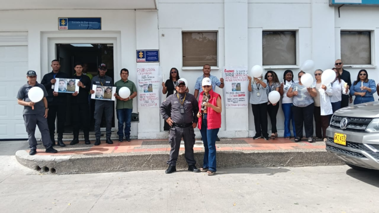 En Riohacha realizaron velatón para exigir liberación de dos funcionarios de la Fiscalía General de la Nación