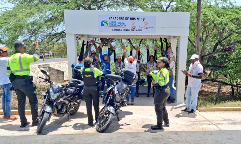 Policía Nacional adelantó operativos de prevención en las vías de La Guajira