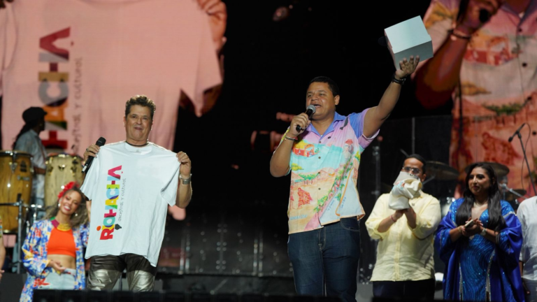 Alcalde de Riohacha declaró a Carlos Vives huésped ilustre durante las celebraciones por los 60 años de La Guajira