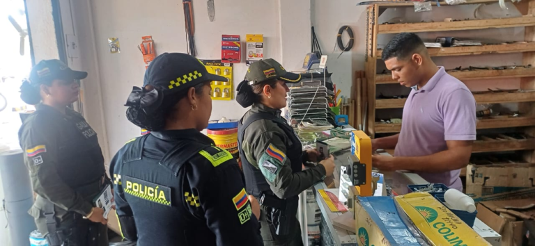 Gaula de la Policía realizó actividad de prevención en el sector comercio de la zona céntrica de Riohacha