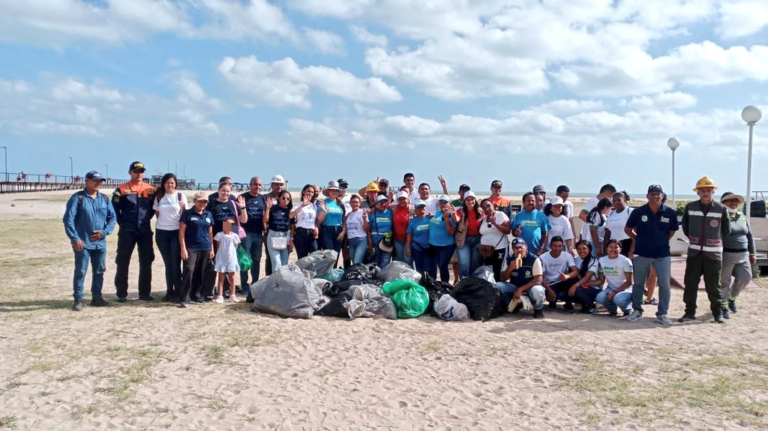 Jornada ambiental en el sector turístico de Riohacha: 200 kilos de residuos sólidos fueron recolectados