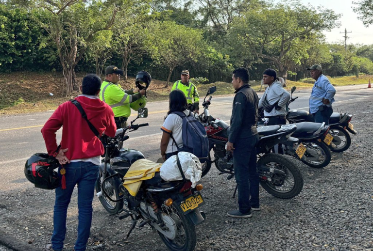 Setra adelantó jornada de prevención en el tramo vial que comunica de Palomino con Riohacha