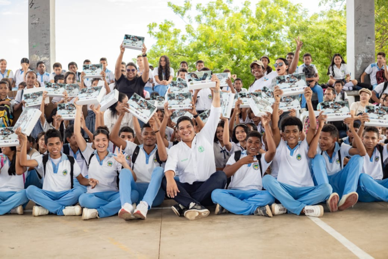 Alcalde Vicente Berardinelli impulsó la innovación con la entrega de más de 1200 tablets para la educación en Barrancas