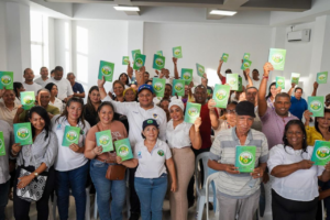 Alcalde Genaro Redondo fortaleció la labor de los líderes comunales, con entrega de dotación