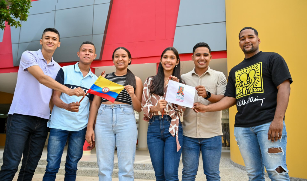 Estudiantes beneficiados con las becas del Programa Delfín
