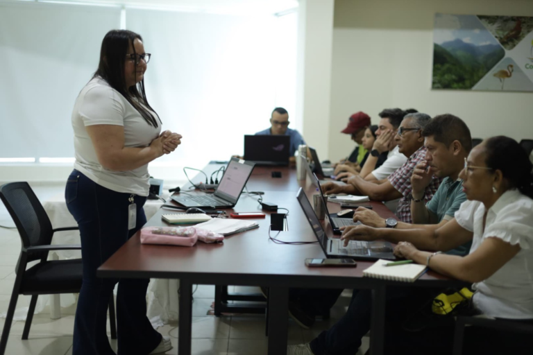 Adelantaron capacitación en el uso del nuevo Libro de Operaciones Forestales en Línea (LOFL) en La Guajira