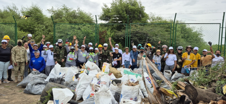 Cinco toneladas de residuos se recogieron en la jornada de limpieza en los manglares de Riohacha