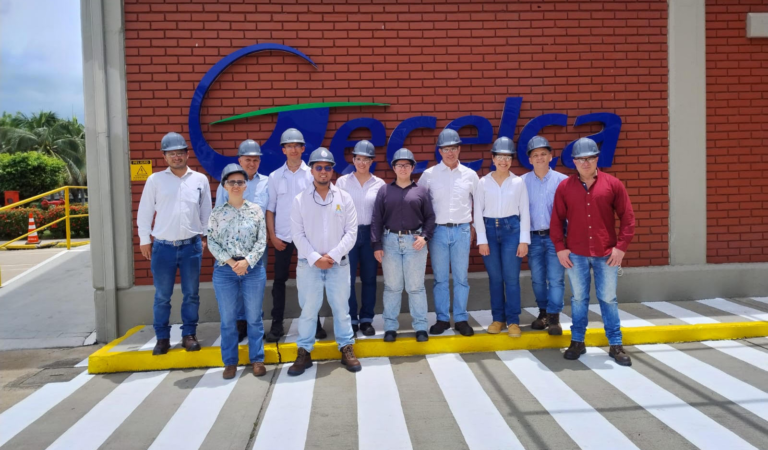 Directores de Ingeniería Mecánica en la visita de Gecelca