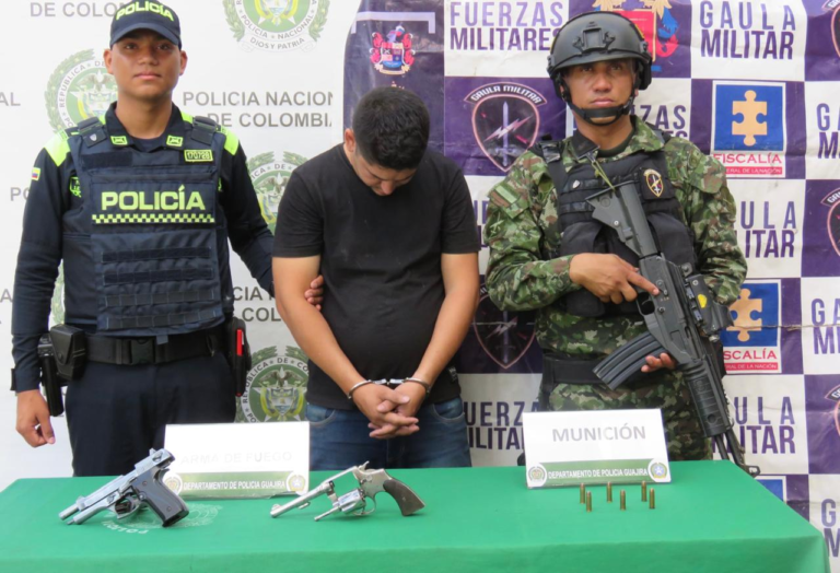 Gaula Militar y Sijín capturan a hombre armado en Riohacha durante allanamiento en el barrio La Cosecha
