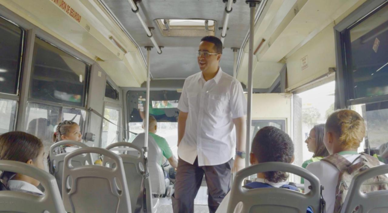 Gobernación de La Guajira retoma clases en municipios no certificados asegurando condiciones dignas