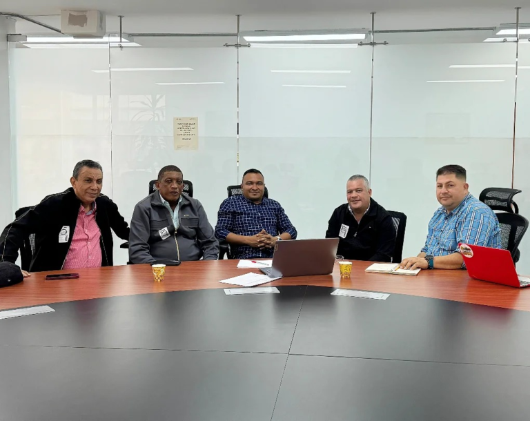 Alcaldes de Fonseca y San Juan del Cesar gestionan soluciones para los arroceros ante el Gobierno Nacional