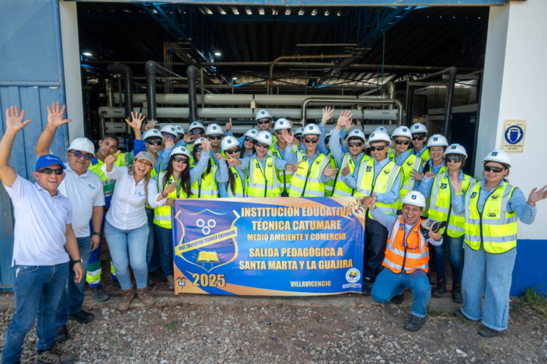 Aqualia fortalece la educación ambiental con estudiantes de Villavicencio en su planta de ósmosis inversa en Riohacha